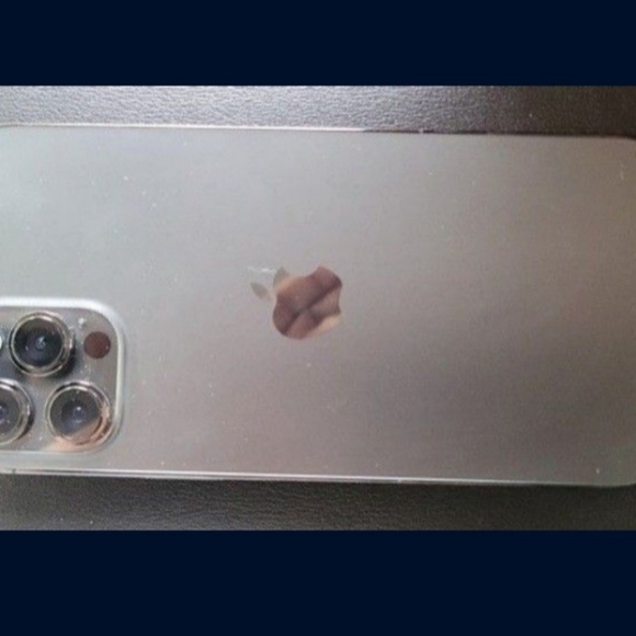 iPhone 12 Max Pro - Picture 1 of 1